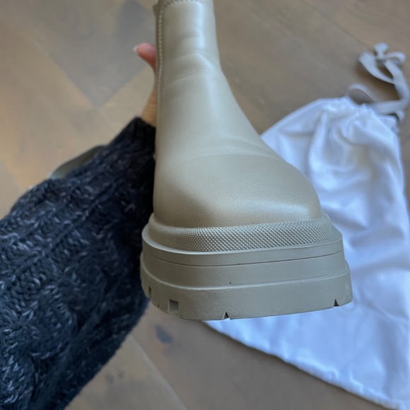 Jimmy Choo winter 2023 boots - Picture 10 of 14